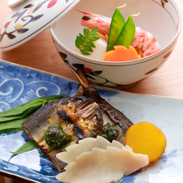 写真：京会席の焼物・炊合せ（煮物）