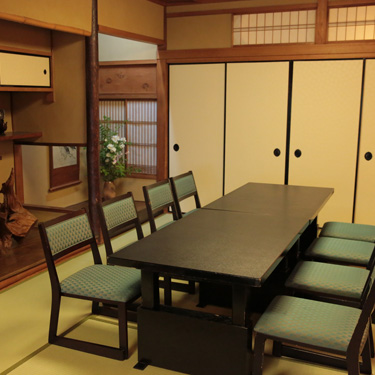 写真:個室やゆったりしたお座敷をご用意