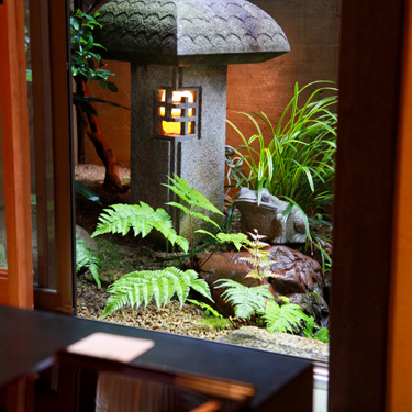 写真:花咲 祇園本店の坪庭